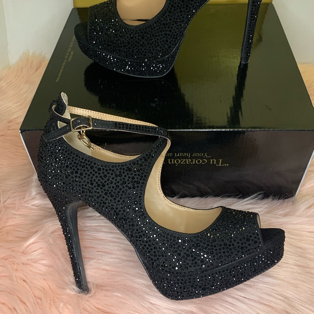 Thadi Sodi Chelsie Black Glitter Peep Toe Pumps